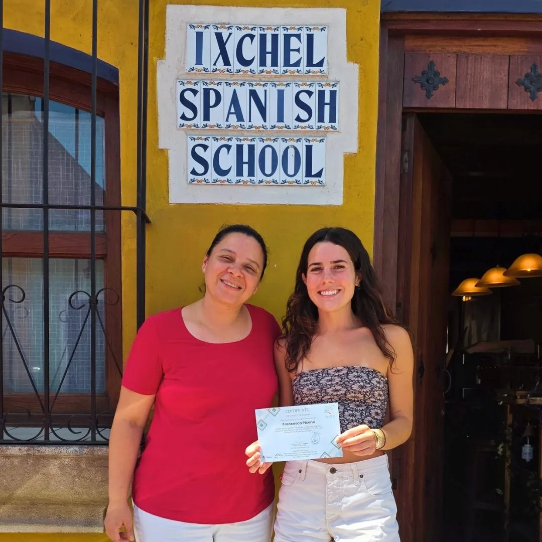 spanish courses for travelers and social skills
